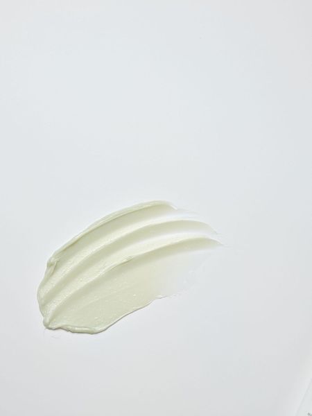 Заспокійлива очищуюча пінка з морським полином ROUND LAB Mugwort Calming Cleanser 150 ml 247 фото