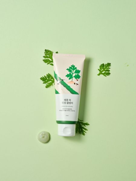 Заспокійлива очищуюча пінка з морським полином ROUND LAB Mugwort Calming Cleanser 150 ml 247 фото