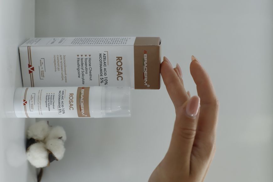 Заспокійливий крем для чутливої шкіри з азелаїновою кислотою Braderm Rosac cream 30 мл BRA06 фото