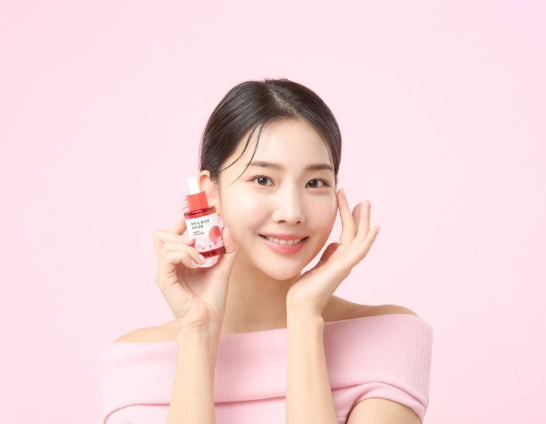 Концентрована сироватка з колагеном ROUND LAB Camellia Deep Collagen Firming Ampoule, 30 ml RL29 фото