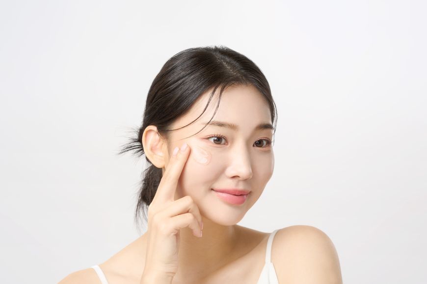 Концентрована сироватка з колагеном ROUND LAB Camellia Deep Collagen Firming Ampoule, 30 ml RL29 фото