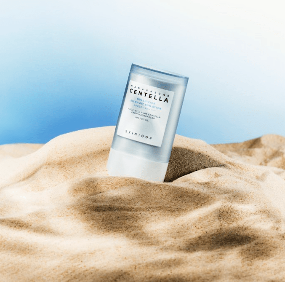 Сонцезахисний стік SKIN1004 Madagascar Centella HYALU-CICA Silky-Fit Sun Stick SPF 50+ PA++++ 7g SK01 фото