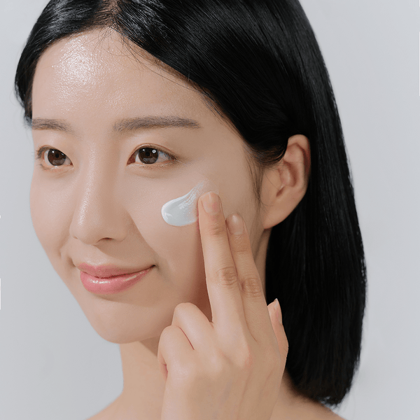 Мініатюра легкої сонцезахисної крем-сироватки Skin1004 Madagascar Centella Hyalu-cica Water-Fit Sun Serum SPF50+ PA++++ 15 мл SKN001 фото