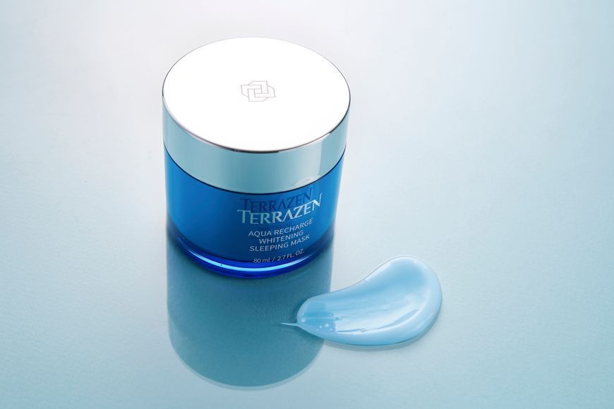 Інтенсивно зволожуюча нічна маска з освітлюючим ефектом TERRAZEN AQUARECHARGE WHITENING SLEEPING MASK 80мл TER04 фото