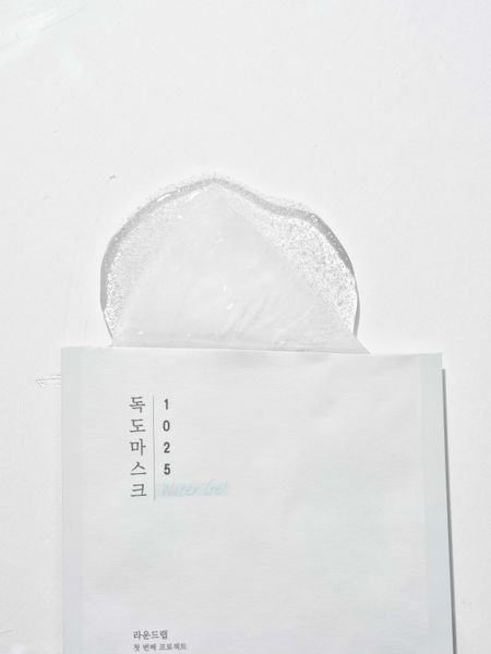 Зволожувальна тканинна маска з морською водою ROUND LAB 1025 Dokdo Water Gel Mask Sheet 30 ml RL15 фото