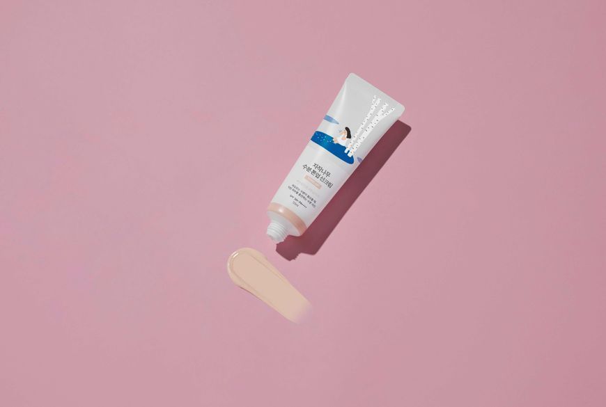 Тонувальний сонцезахисний крем з березовим соком ROUND LAB Birch Juice Moisturizing Tone Up Sunscreen 50 ml RL17 фото