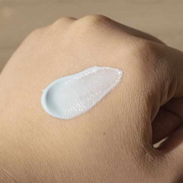 Легкий заспокійливий сонцезахисний крем з азуаленом NEOGEN SUR.MEDIC AZULENE MILD 5.5 UV PROTECT SUN SPF50+ PA++++ 50 ml SRM01 фото